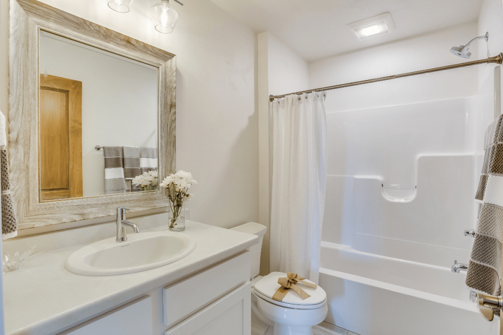 lakewood bathroom remodeling